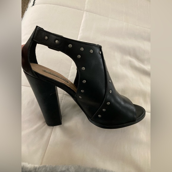 Michael Antonio size 9 heels great condition. Worn only a couple times. - Picture 2 of 6